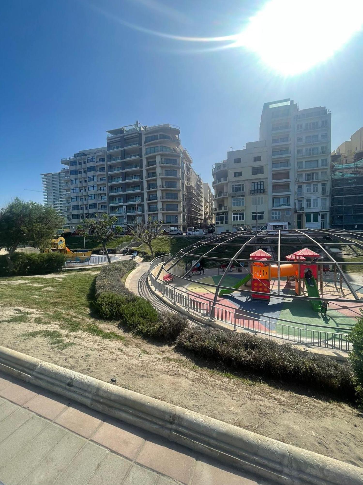 Aron Seaviews Apartment Sliema Buitenkant foto